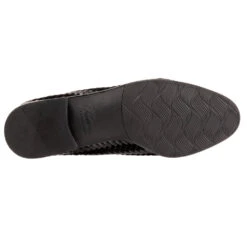 Trotters Liz III Slip-On Black/Black Patent (Women's) -Ecco Shoe Store Blk 3 dbb3698d da35 4426 8e14 4e559d48aa61