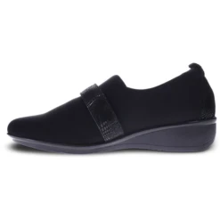 Revere Genoa Black Stretch Loafer (Women's) 8 Revere Genoa Black Stretch Loafer (Women's) -Ecco Shoe Store GENOABLACK 3