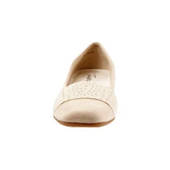 Trotters Samantha Nude Micro (Women's) -Ecco Shoe Store nude 4 b7f9ac45 a385 4840 a595 c95d5d412594