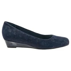 Trotters Lauren Navy 3D Patent Suede (Women's) -Ecco Shoe Store pic3 8f5c42e8 afab 4df7 a0d2 300988125cd1