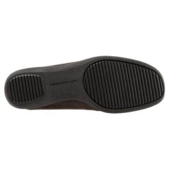 Trotters Jenn Mini Dots Dark Brown Patent Suede Leather (Women's) -Ecco Shoe Store pic6 8284a460 ef0e 4b56 b17a 7f7aee9127a3